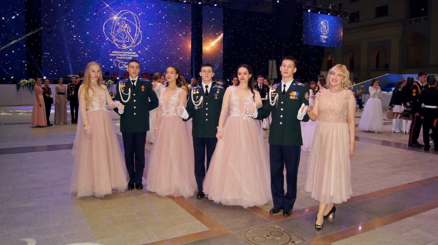 Кадеты Екатеринбургского кадетского корпуса побывали на Международном кадетском бале в Москве