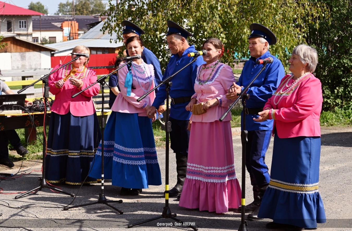 Оренбургские казаки и казачки